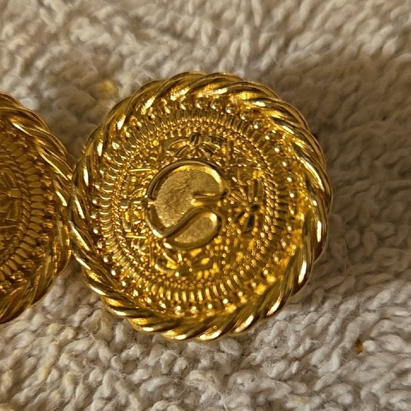 St. John Collection Clip On Radiant Gold Earrings - Picture 2 of 5